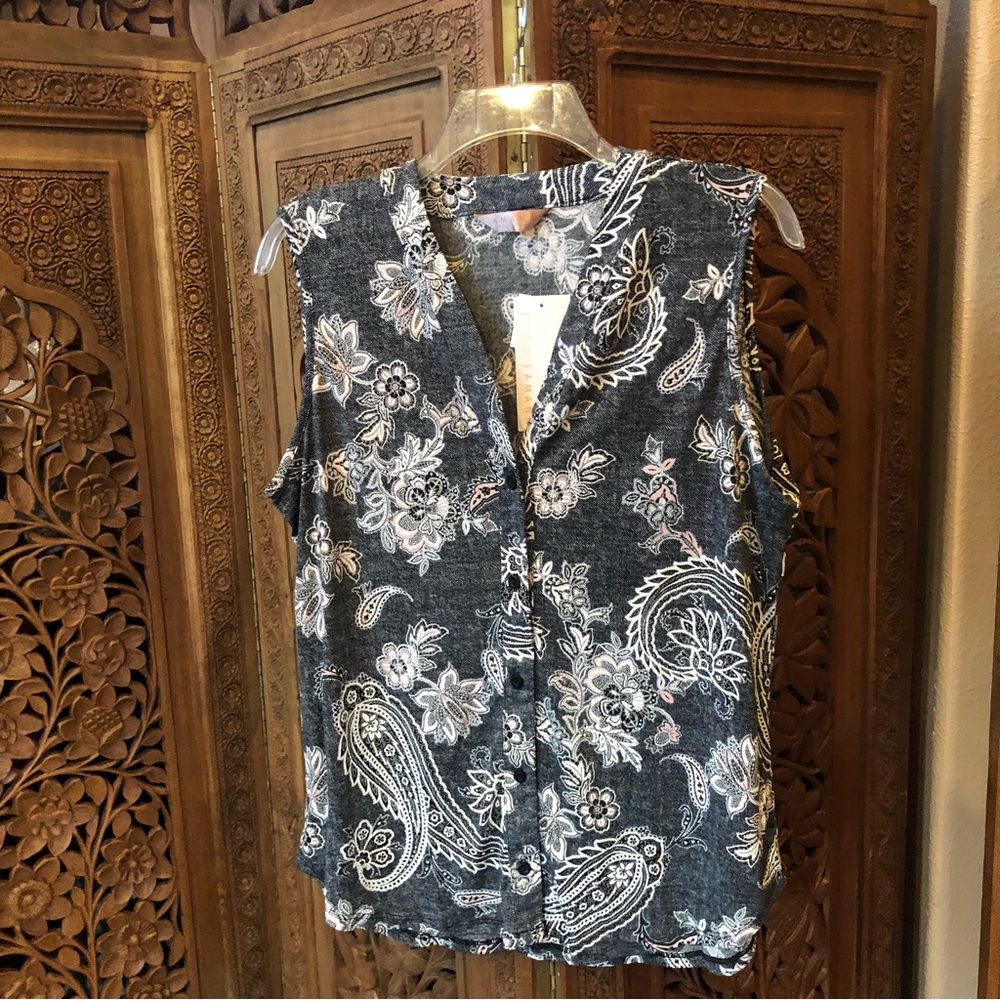 NWT Amana Sleeveless stretch blouse